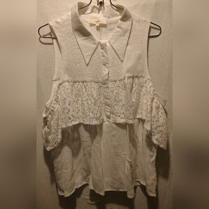 Entro Cream Lace Sleeveless Half Button Blouse Women's Size Medium